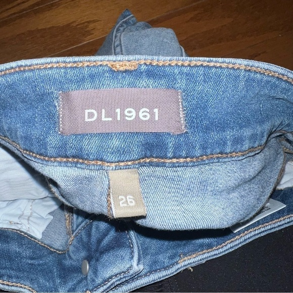 DL1961 Crystal-Embellished Cropped Mid Rise Instasculpt Skinny Jeans Size 26 - Picture 7 of 12